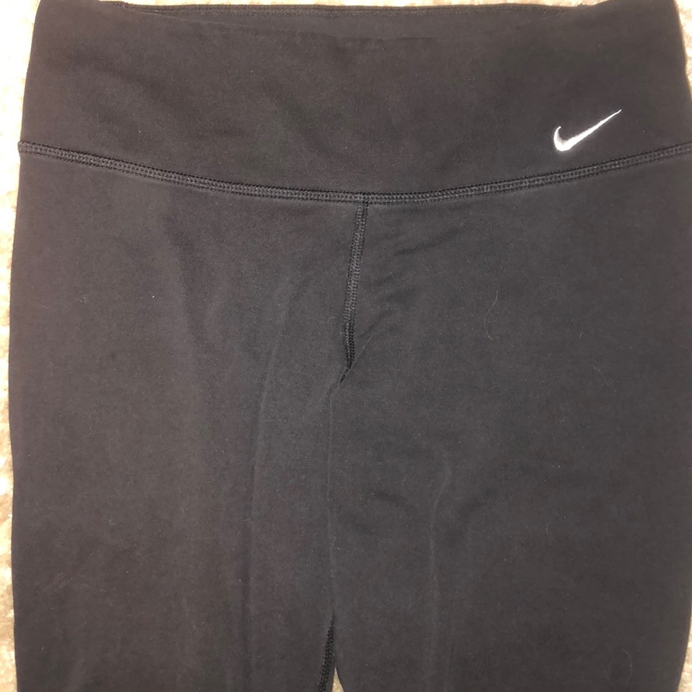 nike leggings below knee